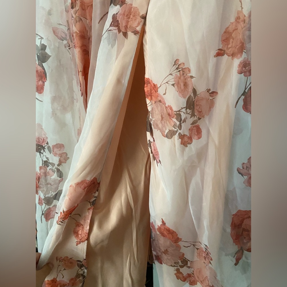 Peach/Pink floral gown - Picture 3 of 8
